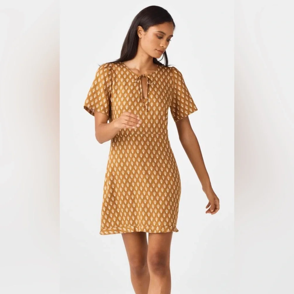 Vetta Capsule House Dress in Gold - Picture 2 of 7